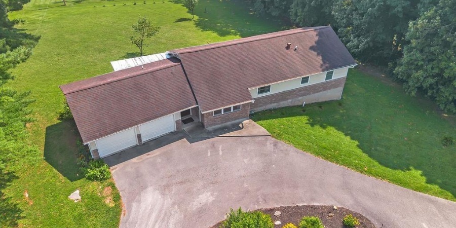 1744 Parkview Drive, Bedford, Indiana 47421,MLS,202548794