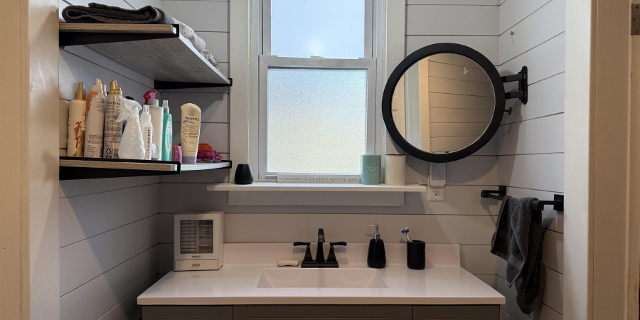 612 17th St, Bedford, Indiana 47421,MLS,202549035