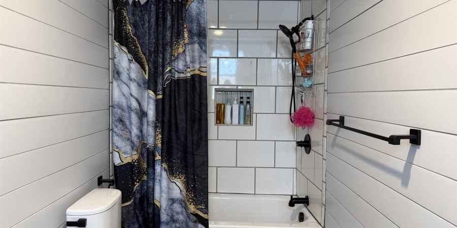 612 17th St, Bedford, Indiana 47421,MLS,202549035