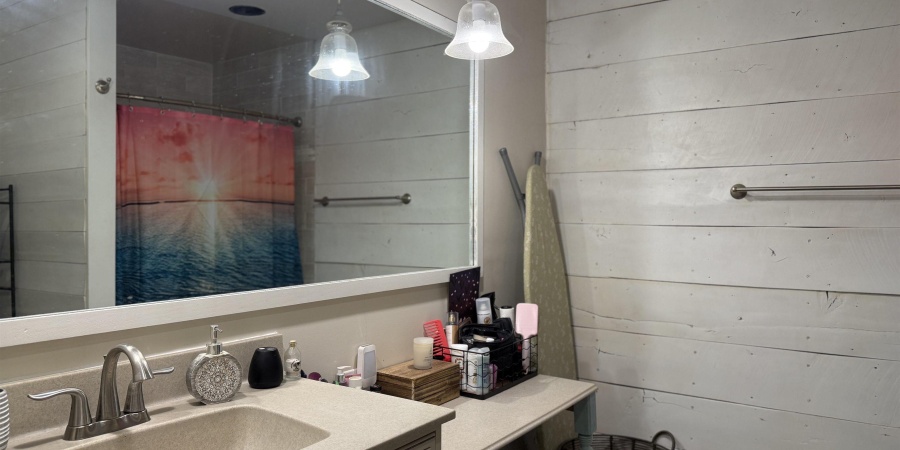 612 17th St, Bedford, Indiana 47421,MLS,202549035