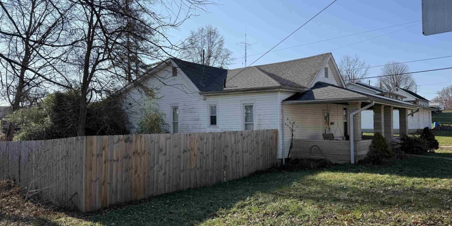 612 17th St, Bedford, Indiana 47421,MLS,202549035