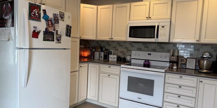 612 17th St, Bedford, Indiana 47421,MLS,202549035