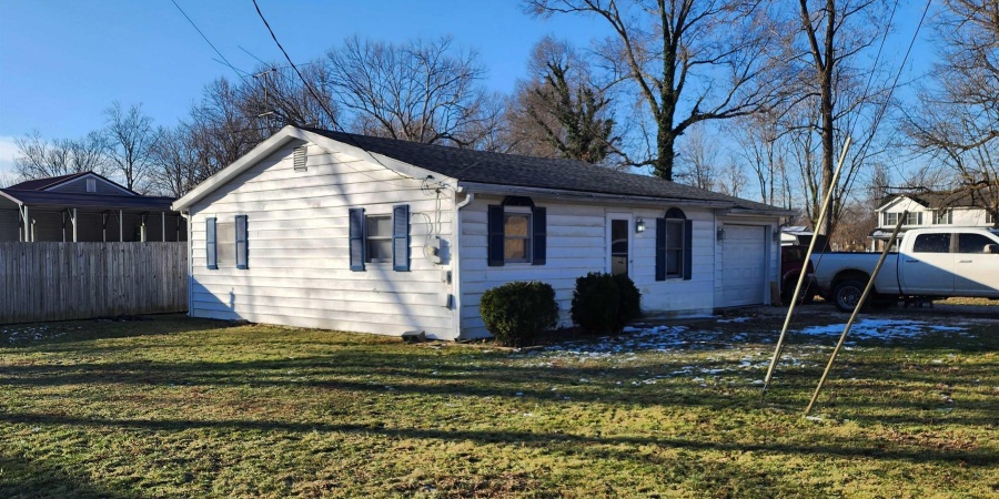 1330 W Crandall Street, Mitchell, Indiana 47446,MLS,202549166