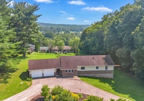 1744 parkview Drive, Bedford, Indiana 47421,MLS,202549198