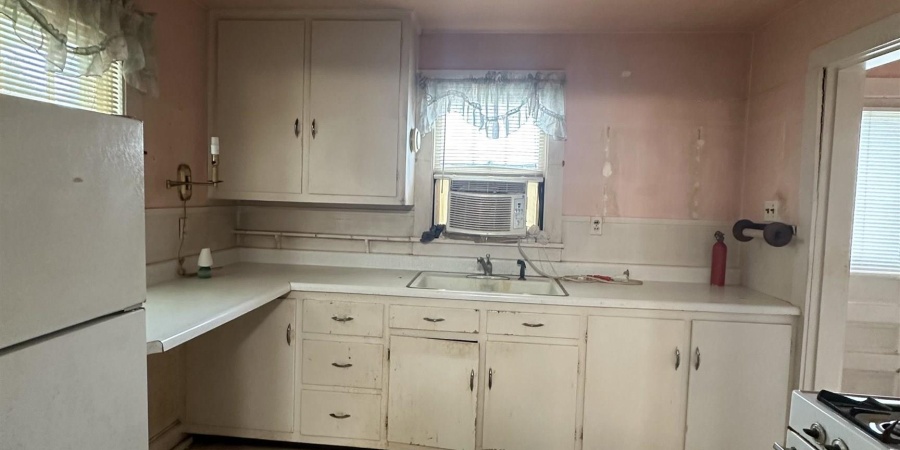 539 NE 9th Street, Linton, Indiana 47441,MLS,202518876