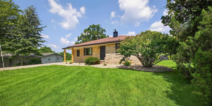 738 Sunset Drive, Bloomfield, Indiana 47424,MLS,202540862