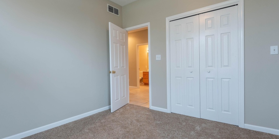 5600 S Ornamental Drive, Bloomington, Indiana 47401-9302,MLS,202549218