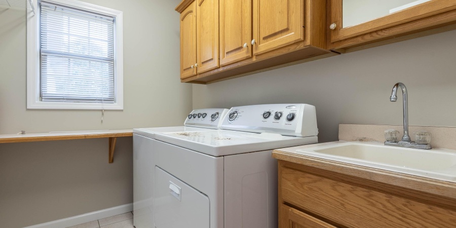 5600 S Ornamental Drive, Bloomington, Indiana 47401-9302,MLS,202549218