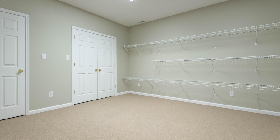 5600 S Ornamental Drive, Bloomington, Indiana 47401-9302,MLS,202549218