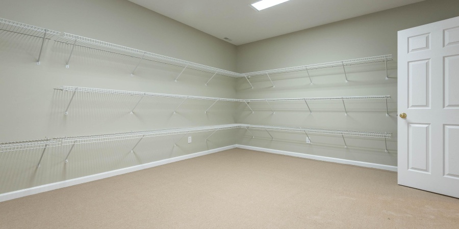 5600 S Ornamental Drive, Bloomington, Indiana 47401-9302,MLS,202549218