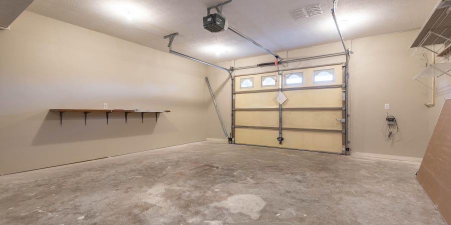 5600 S Ornamental Drive, Bloomington, Indiana 47401-9302,MLS,202549218