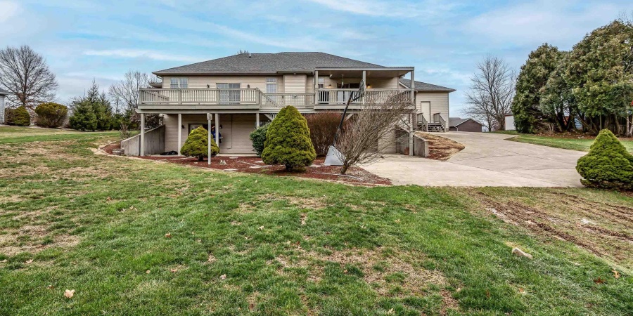 5600 S Ornamental Drive, Bloomington, Indiana 47401-9302,MLS,202549218