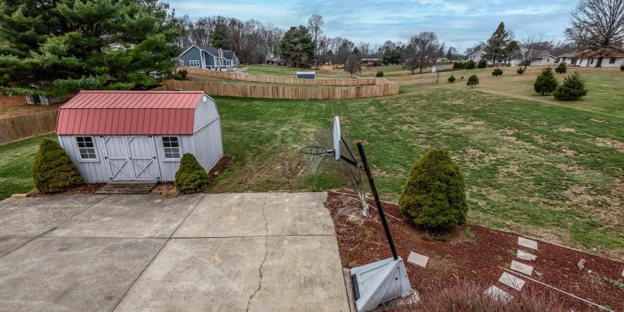 5600 S Ornamental Drive, Bloomington, Indiana 47401-9302,MLS,202549218