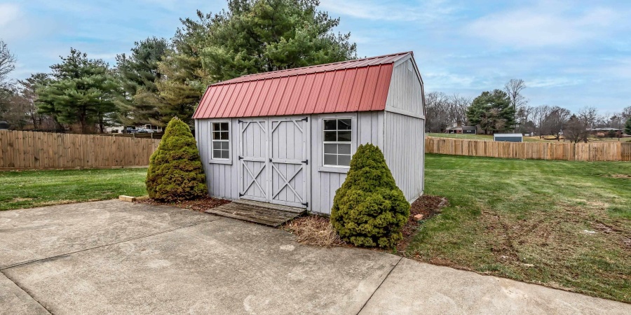 5600 S Ornamental Drive, Bloomington, Indiana 47401-9302,MLS,202549218