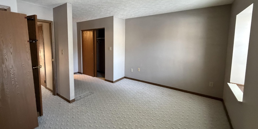 2436 S Burberry Lane, Bloomington, Indiana 47401-4522,MLS,202549337