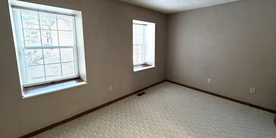 2436 S Burberry Lane, Bloomington, Indiana 47401-4522,MLS,202549337