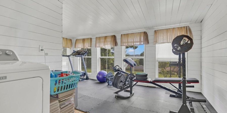 1744 parkview Drive, Bedford, Indiana 47421,MLS,202549414