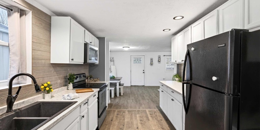 720 20th Street, Bedford, Indiana 47421,MLS,202549580