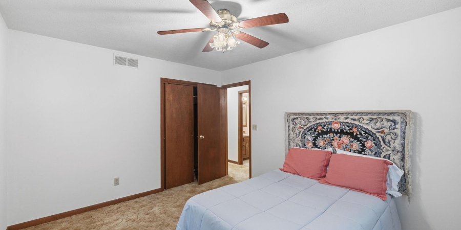 946 E Chambers Pike, Bloomington, Indiana 47408,MLS,202600055