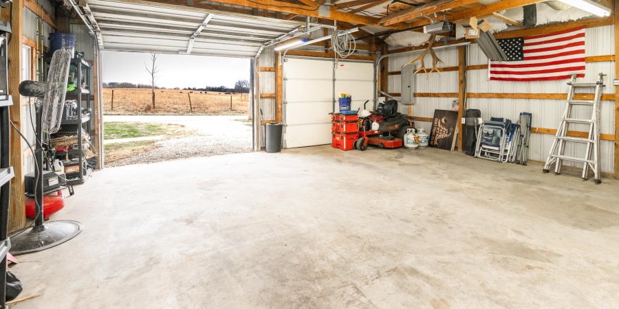 925 Harold Smith Road, Bedford, Indiana 47421,MLS,202600483