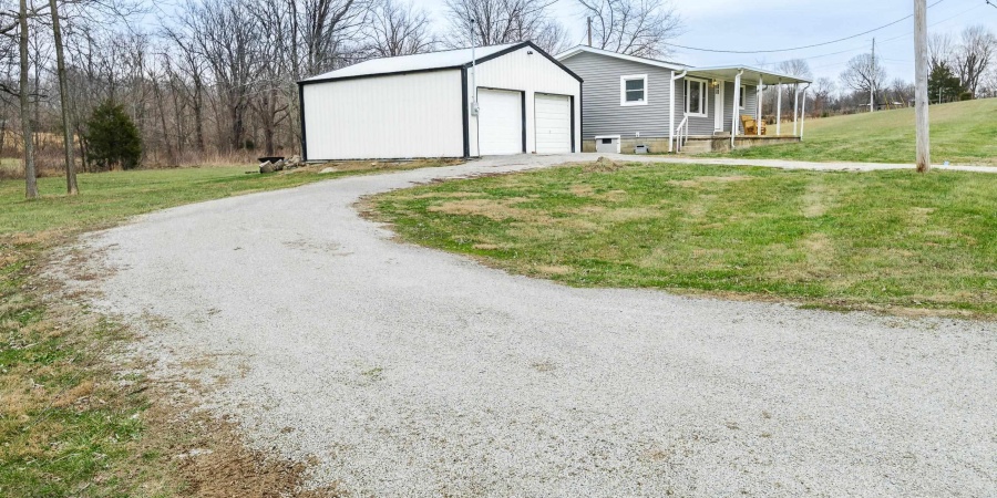 925 Harold Smith Road, Bedford, Indiana 47421,MLS,202600483
