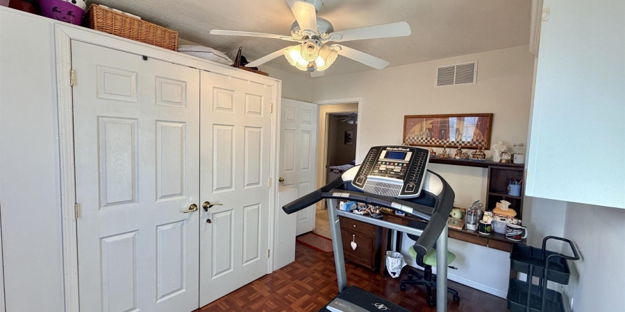 139 NE 11th Street, Linton, Indiana 47441,MLS,202600526