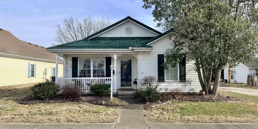 139 NE 11th Street, Linton, Indiana 47441,MLS,202600526