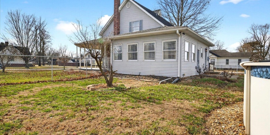 210 W Main Street, Worthington, Indiana 47471,MLS,202600563