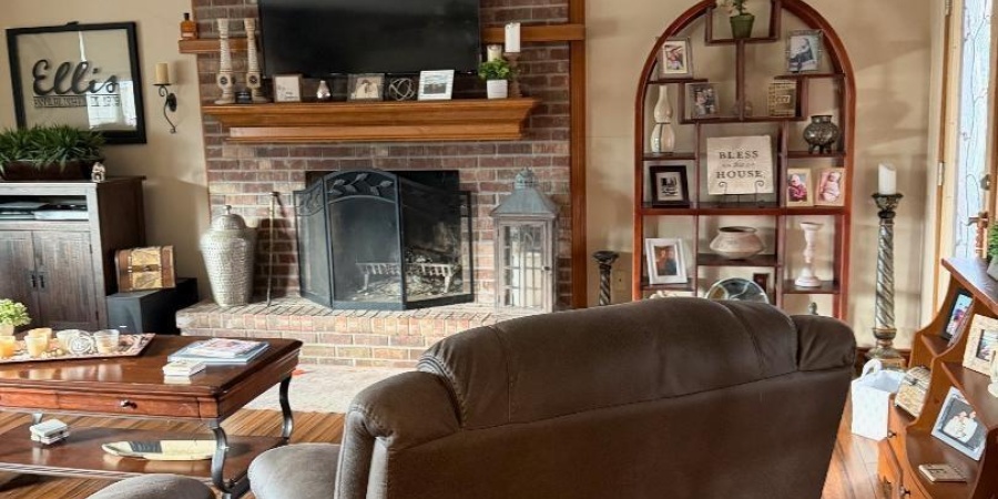 1843 Spruce Drive, Linton, Indiana 47441,MLS,202600720