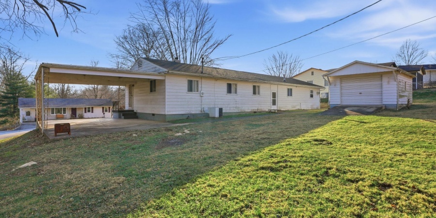 411 Eastview Drive, Bedford, Indiana 47421,MLS,202600871