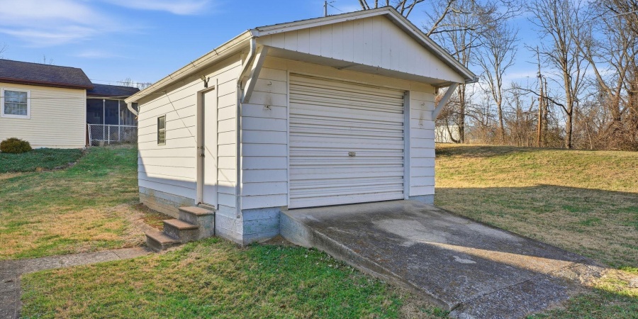 411 Eastview Drive, Bedford, Indiana 47421,MLS,202600871