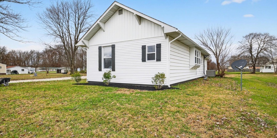 624 E Ohio Street, Jasonville, Indiana 47438,MLS,202547729