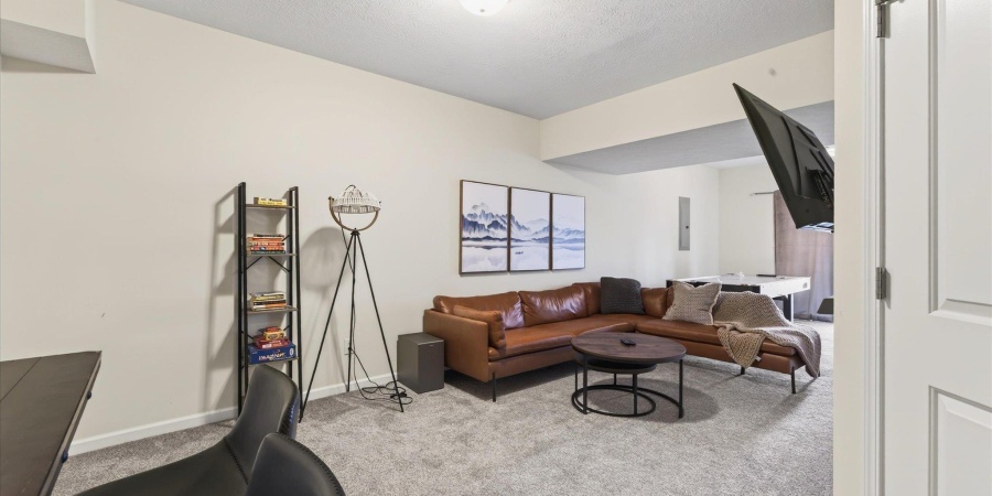 2602 S Flat Rock Road, Bloomington, Indiana 47403-3287,MLS,202601055