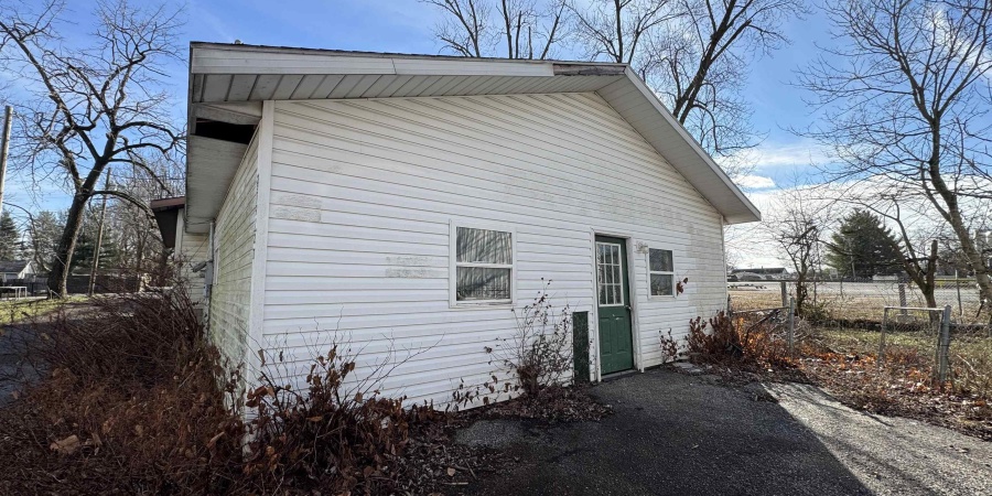 2319 1/2 T Street, Bedford, Indiana 47421,MLS,202601161