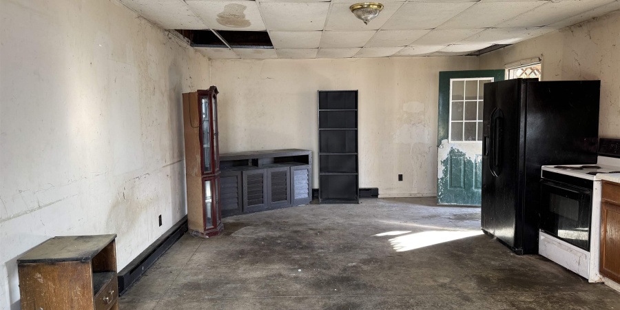 2319 1/2 T Street, Bedford, Indiana 47421,MLS,202601161