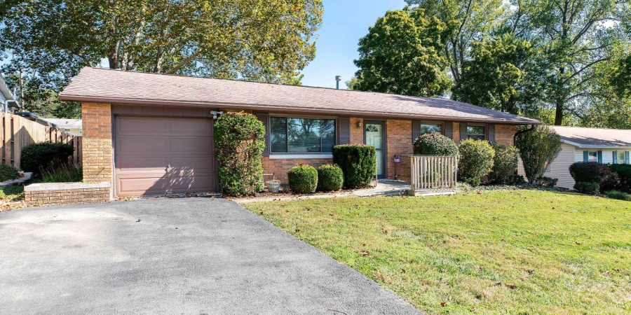 2845 S Brookside Drive, Bloomington, Indiana 47401-7305,MLS,202601166