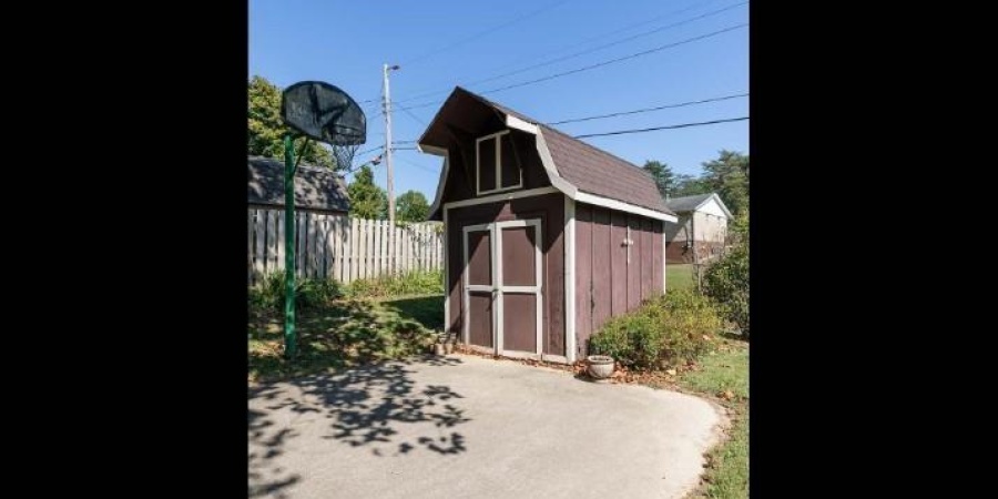 2845 S Brookside Drive, Bloomington, Indiana 47401-7305,MLS,202601166