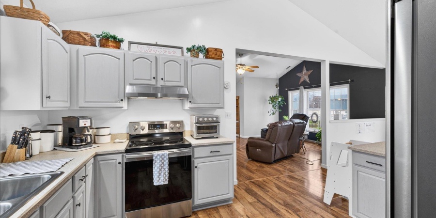 7404 W Higgins Court, Ellettsville, Indiana 47429-2204,MLS,202601193