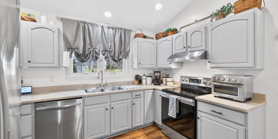 7404 W Higgins Court, Ellettsville, Indiana 47429-2204,MLS,202601193