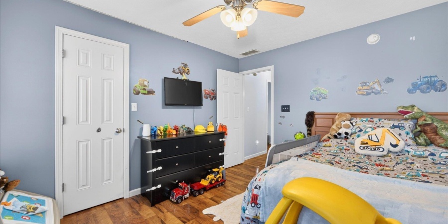 7404 W Higgins Court, Ellettsville, Indiana 47429-2204,MLS,202601193