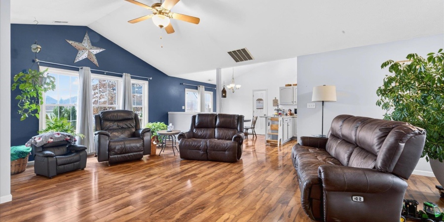 7404 W Higgins Court, Ellettsville, Indiana 47429-2204,MLS,202601193