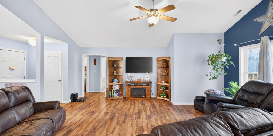 7404 W Higgins Court, Ellettsville, Indiana 47429-2204,MLS,202601193