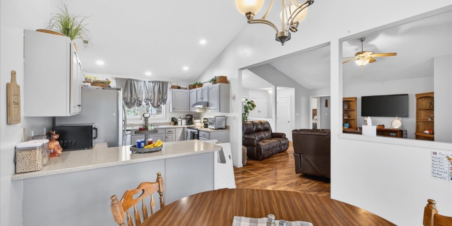 7404 W Higgins Court, Ellettsville, Indiana 47429-2204,MLS,202601193