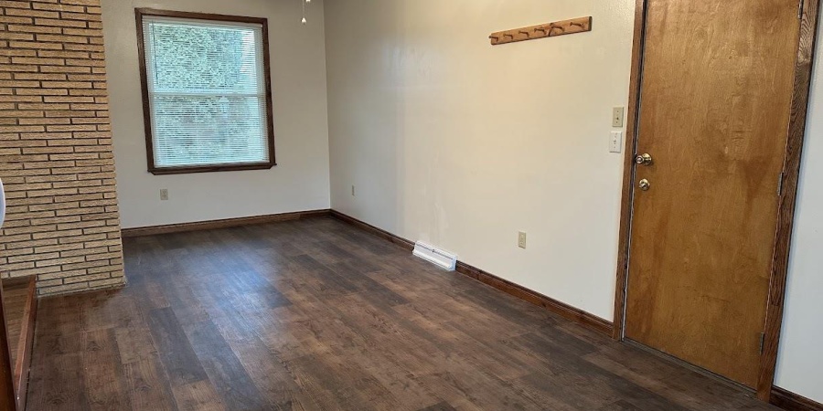 633 S Washington Street, Bloomfield, Indiana 47424,MLS,202601240