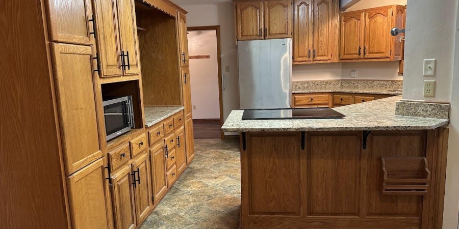 633 S Washington Street, Bloomfield, Indiana 47424,MLS,202601240