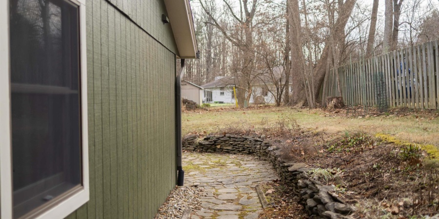 1814 E Greenbriar Lane, Bloomington, Indiana 47401-6738,MLS,202601355