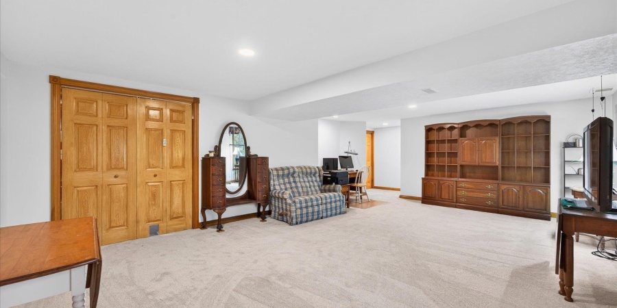 1107 E Azalea Lane, Bloomington, Indiana 47401,MLS,202601387