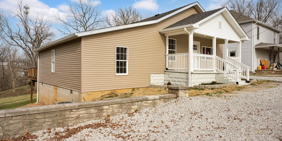 1907 11th Street, Bedford, Indiana 47421,MLS,202601440