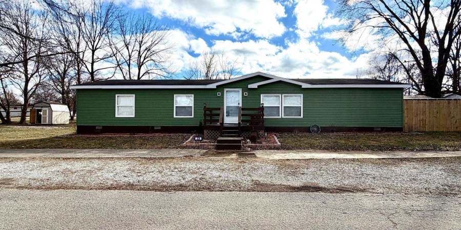 308 W Brook Street, Mitchell, Indiana 47446,MLS,202601752