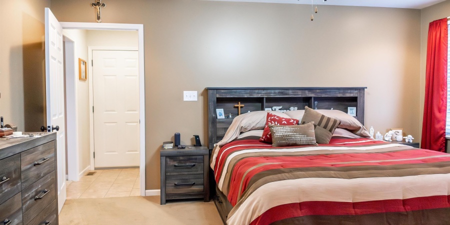 515 Southridge Drive, Bedford, Indiana 47421-9262,MLS,202601931